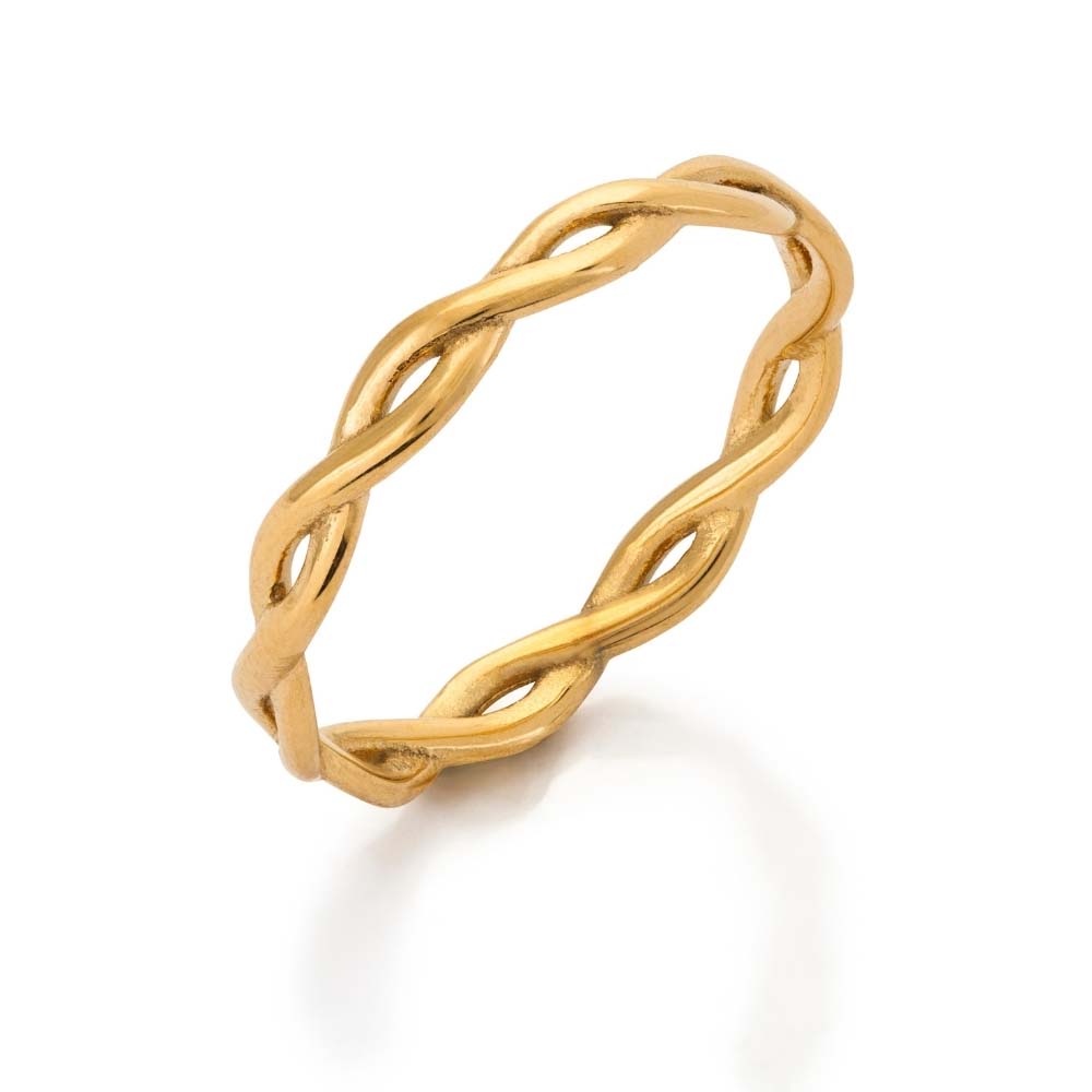 Serpentine Sea Ring – Tunn guldig ring med elegant flätad design och hållbar PVD-plätering.