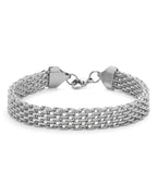 Azalea Aurora Bracelet – brett silvrigt nätlänkarmband i rostfritt stål med PVD-plätering i silver, vattentåligt och allergivänligt.