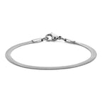 Carrie Cobra Bracelet – silvrigt snakechain-armband i rostfritt stål med PVD-plätering, vattentåligt och allergivänligt.