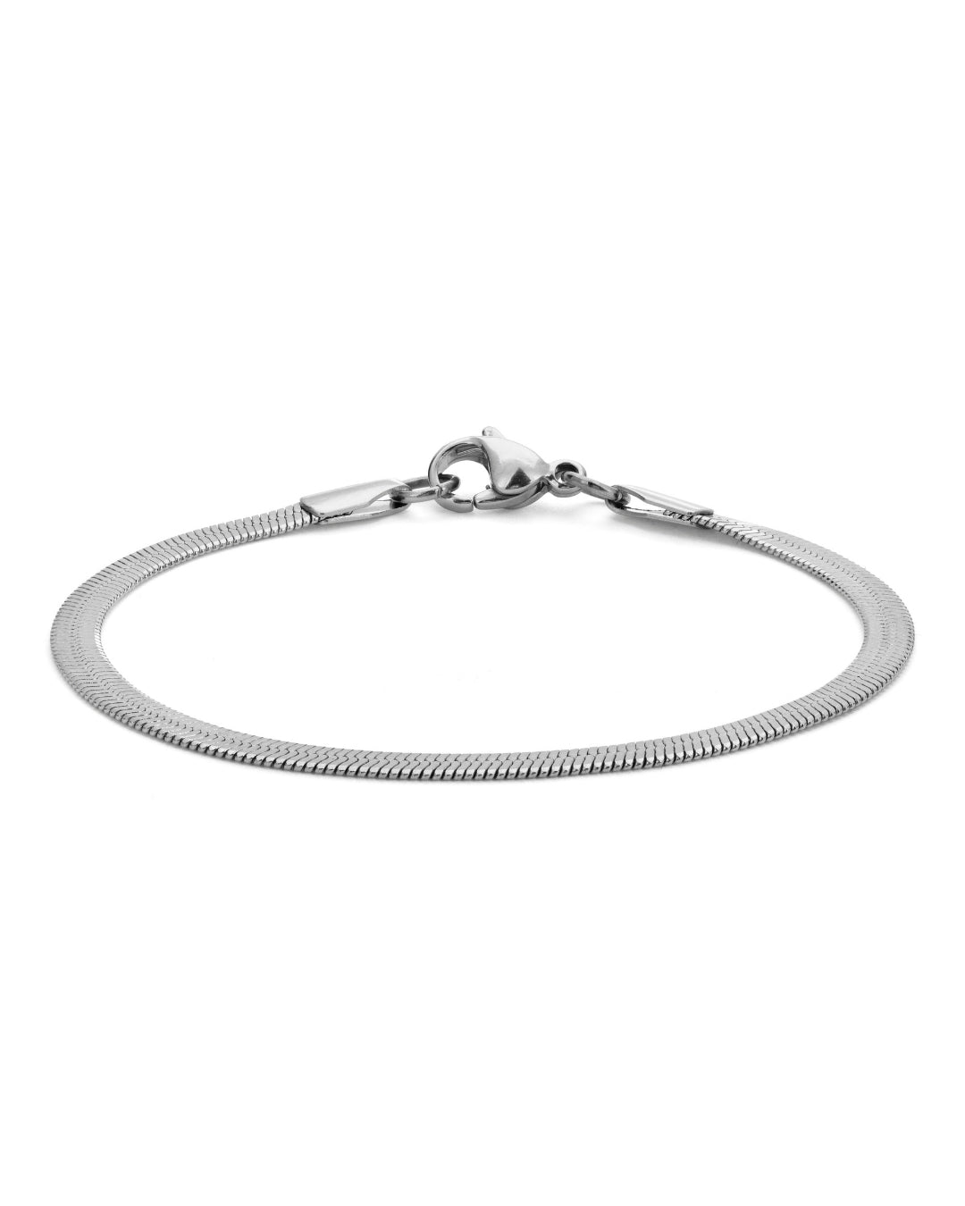 Carrie Cobra Bracelet – silvrigt snakechain-armband i rostfritt stål med PVD-plätering, vattentåligt och allergivänligt.