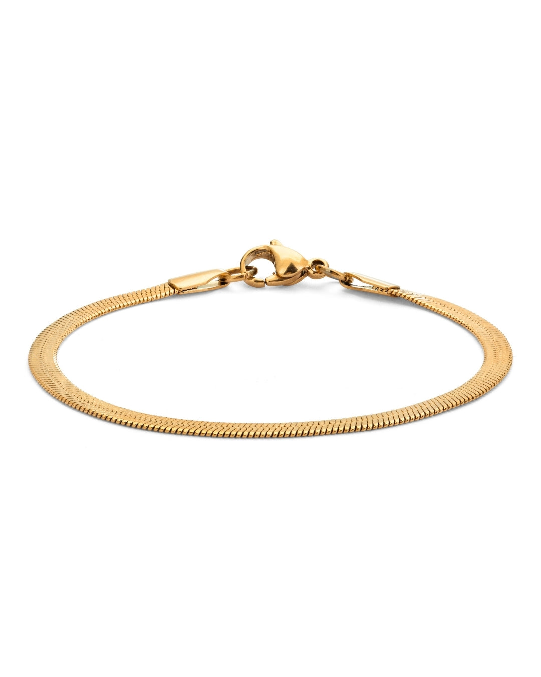Följ med i trenden med Chloe Cobra Bracelet – ett vackert snakechain-armband som kombinerar stil med funktionalitet. Tillverkat i rostfritt stål och PVD-pläterat i 18k guld för både hållbarhet och elegans.