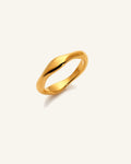 Felice Flow Ring — Vattentålig ring i guld | Alora Avenue