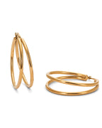 Gemini Cherry Hoops i 18K guldpläterat rostfritt stål. Två hoops per öra för en lekfull och stilren look. Vattentåliga och hållbara.