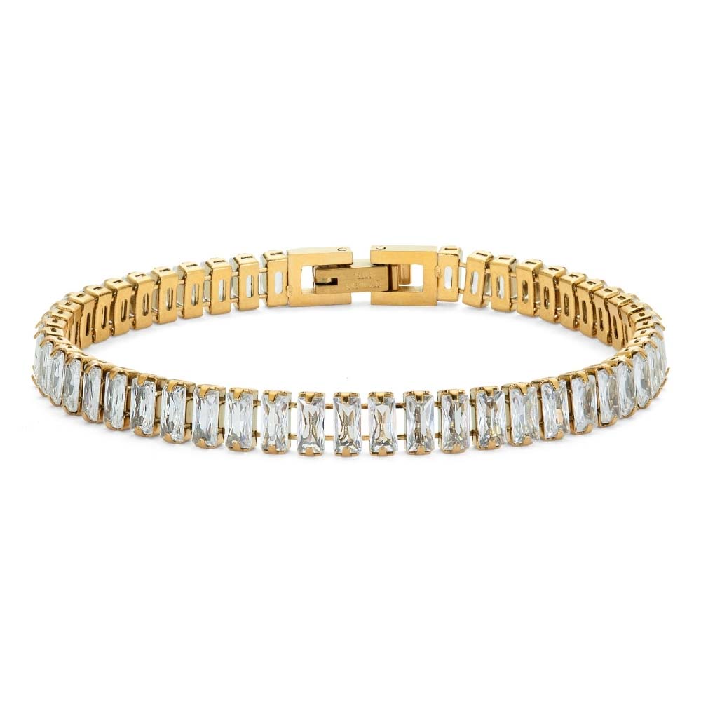 Santiago Sunstone Bracelet&nbsp;är ett guldigt tennisarmband med rektangulära cubic zirconia för en gnistrande touch. Designen är både kvinnlig och lyxig, perfekt för att ge en elegant känsla till varje tillfälle.&nbsp; Matcha det gärna med Sienna Sunstone Necklace för en komplett look.

Vattentålig: PVD-plätering i 18K guld för att du ska kunna bära det varje dag.
Allergivänlig: Tillverkad i allergivänligt rostfritt stål.
Perfekt längd: 17 cm för en bekväm passform och elegant silhuett.