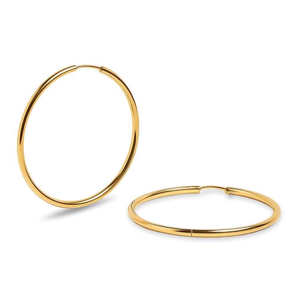 Produktbild på Sky Saturn Hoops – eleganta 44 mm hoops i guldpläterat rostfritt stål med lyxig glans. Vattentåliga och allergivänliga örhängen för vardag och fest.
