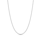 Stella Serpent Necklace – silvrig tjockare ormkedja på 45 cm med kantig design, tillverkad i rostfritt stål och PVD-pläterad för hållbarhet och vattentålighet.