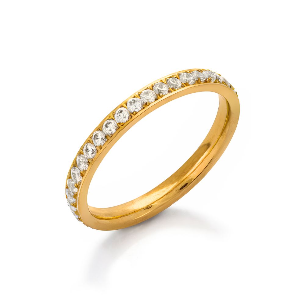 Twinkle Tara Ring – guldig ring med cubic zirconia-stenar runt hela bandet, vattentålig och hållbar med PVD-plätering.